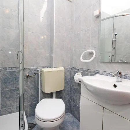 Apartment In Mit Eigenem Balkon - B59645