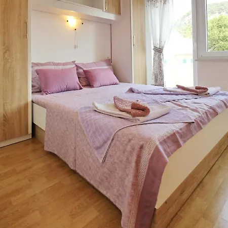 Apartment In Mit Eigenem Balkon - B59645